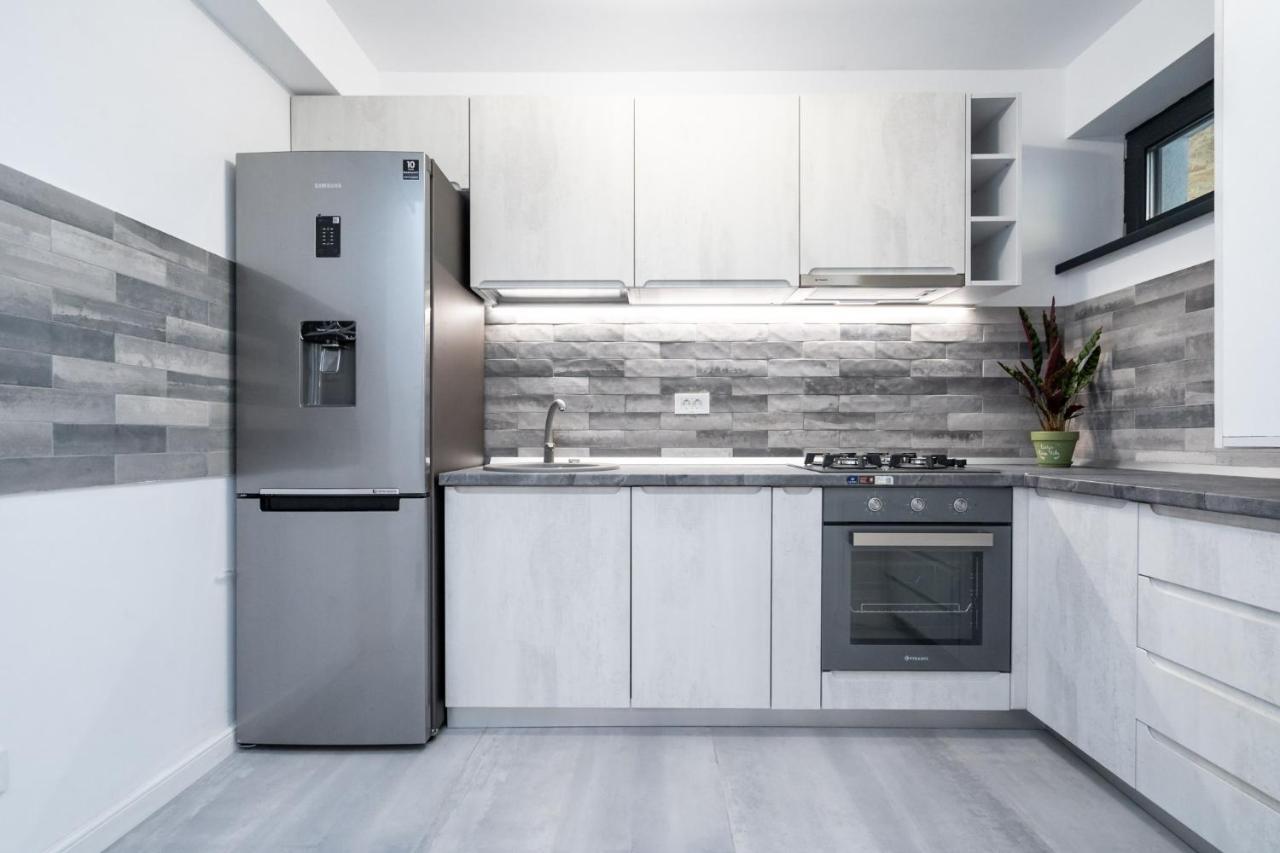 Central Apartment Diamond 부쿠레슈티 외부 사진